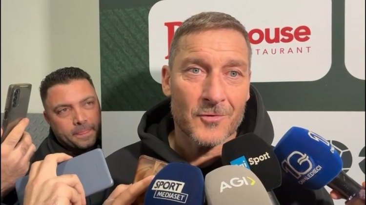 博鱼体育app下载-托蒂打趣：我去罗马接替迪巴拉？好，我快50岁了但还能贡献点力量